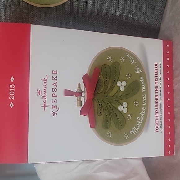 Hallmark 2015 Together Under The Mistletoe ornament - Picture 2 of 4